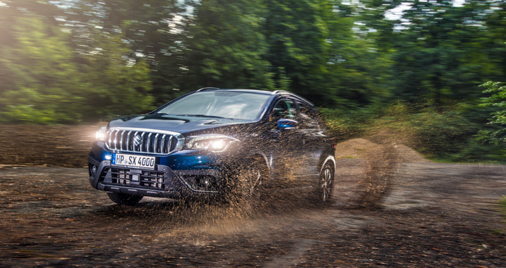 fileadmin/user_upload/webseiten_daten/mediatek/Bildergalerien/Reportage/Suzuki_4x4_2016/SX4-Cross/Artikel/13_Suzuki_Artikelbild_SX-Cross.jpg