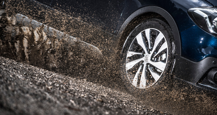 fileadmin/user_upload/webseiten_daten/mediatek/Bildergalerien/Reportage/Suzuki_4x4_2016/SX4-Cross/Artikel/15_Suzuki_Artikelbild_SX-Cross.jpg