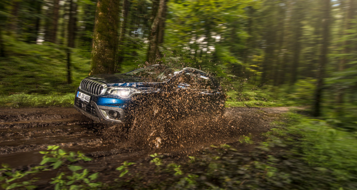 fileadmin/user_upload/webseiten_daten/mediatek/Bildergalerien/Reportage/Suzuki_4x4_2016/SX4-Cross/Artikel/16_Suzuki_Artikelbild_SX-Cross.jpg