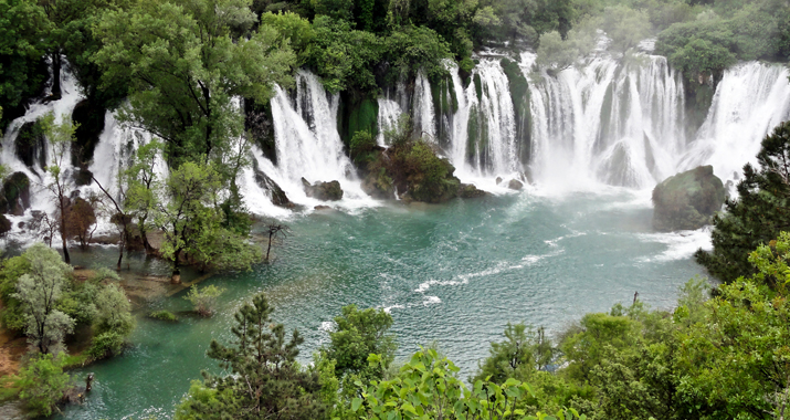 fileadmin/user_upload/webseiten_daten/touren/Balkan_auf_Abwegen_2014_Nachbericht/02_Wasserfall.jpg
