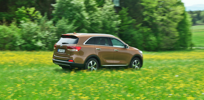 fileadmin/user_upload/webseiten_daten/aktuell/Testberichte/07_15_Doppeltest_Kia_Sorento_VW_Touareg/Banner_aufmacher_4.jpg