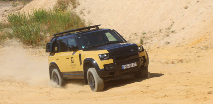 Land Rover Defender Trophy